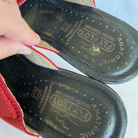 Fly Flot Womens Slides Sandals Red Double Strap Low Heel Wedge Slip On 37 US 6 - Picture 8 of 11